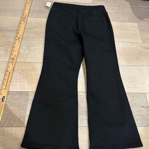 OLD NAVY WOMENS BLACK HIGH RISE WEEKENDER FLARE PANTS NEW 8 PETITE - Picture 10 of 10